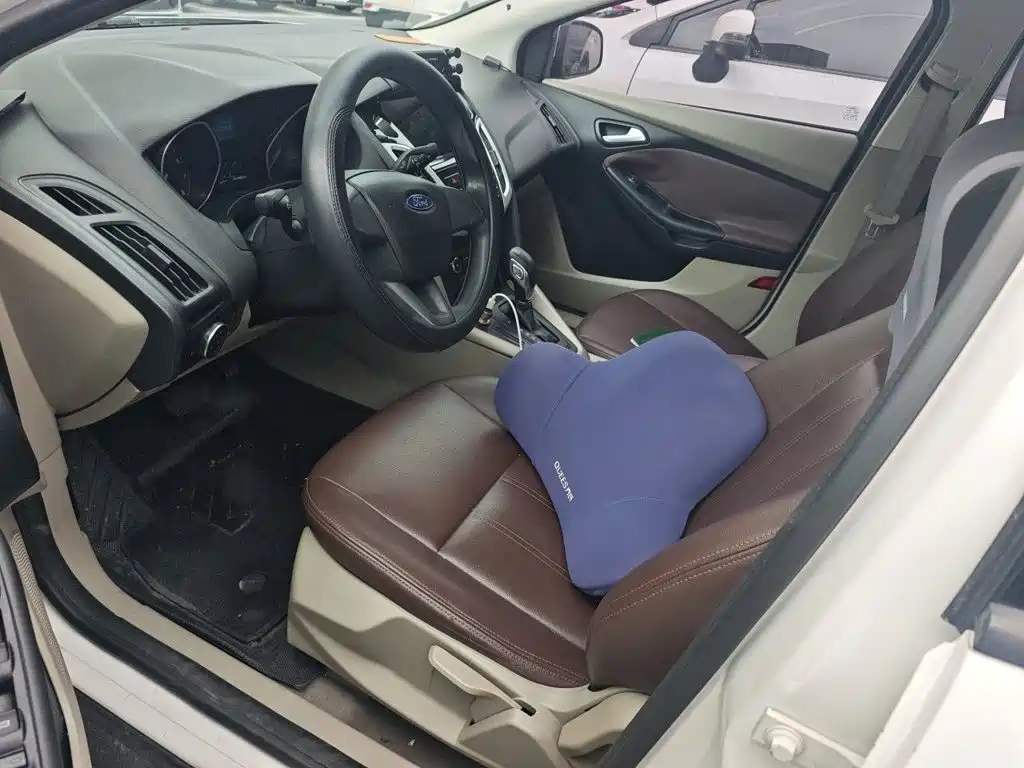 Ford Focus — миниатюра 11