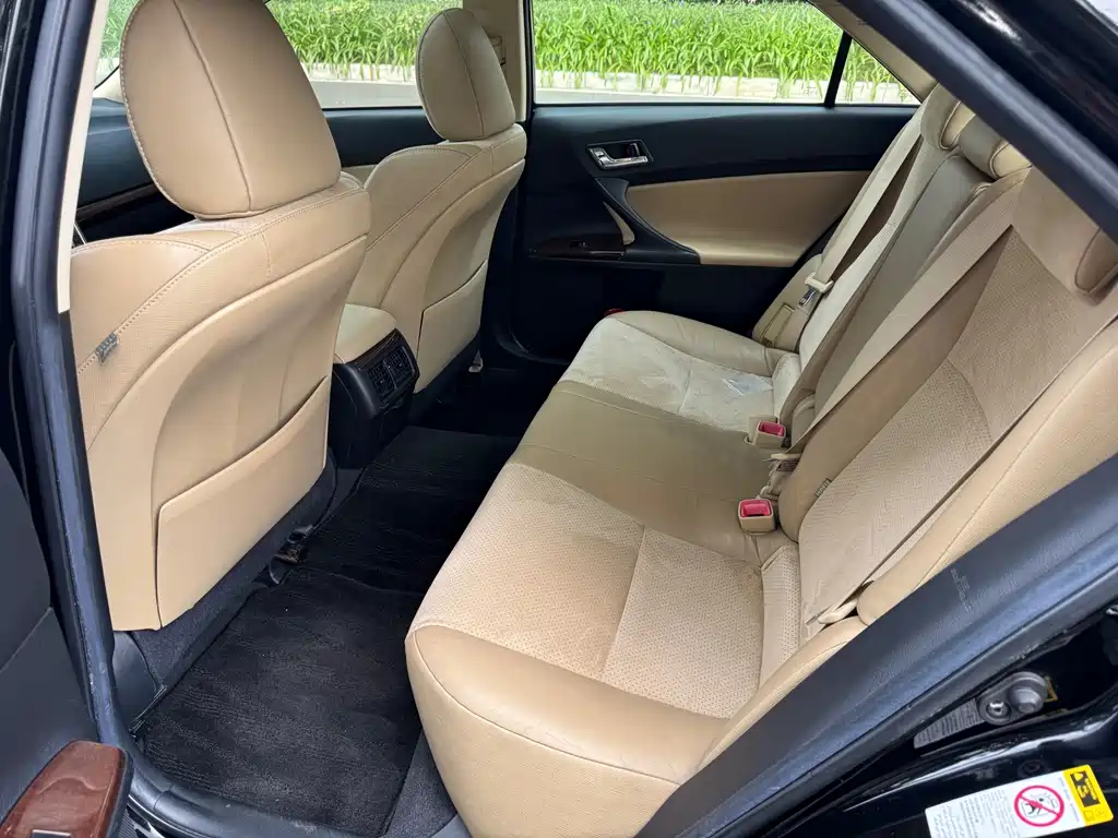 Toyota Reiz — миниатюра 10