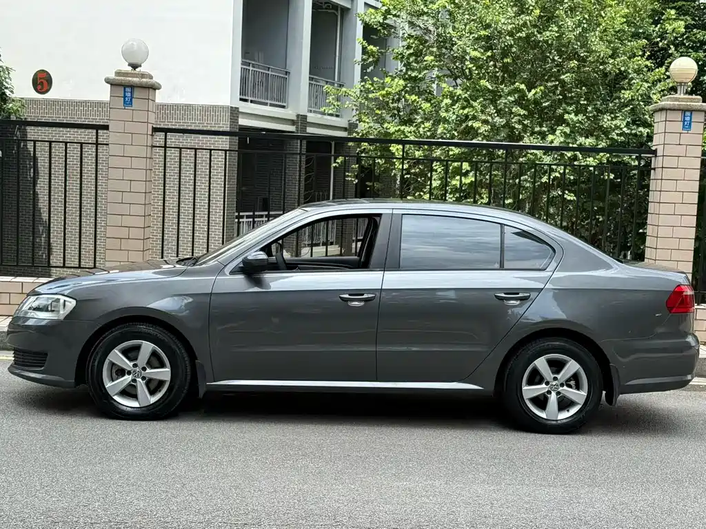 Volkswagen Lavida — миниатюра 5