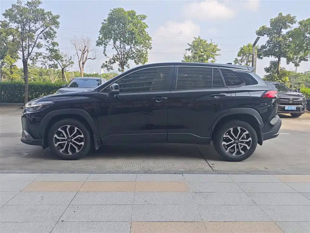 Toyota Frontlander — миниатюра 3