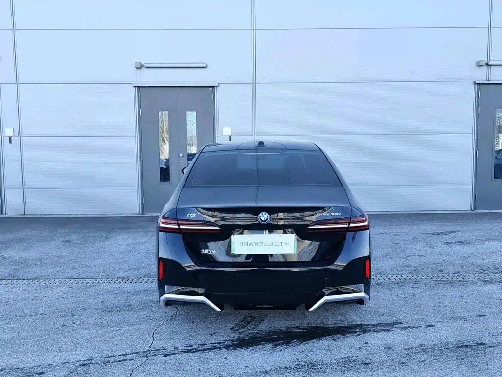 BMW I5