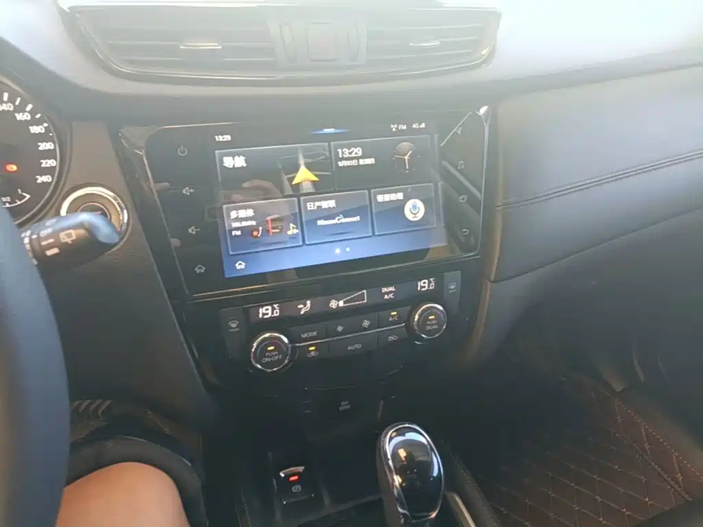 Nissan X-Trail — миниатюра 13