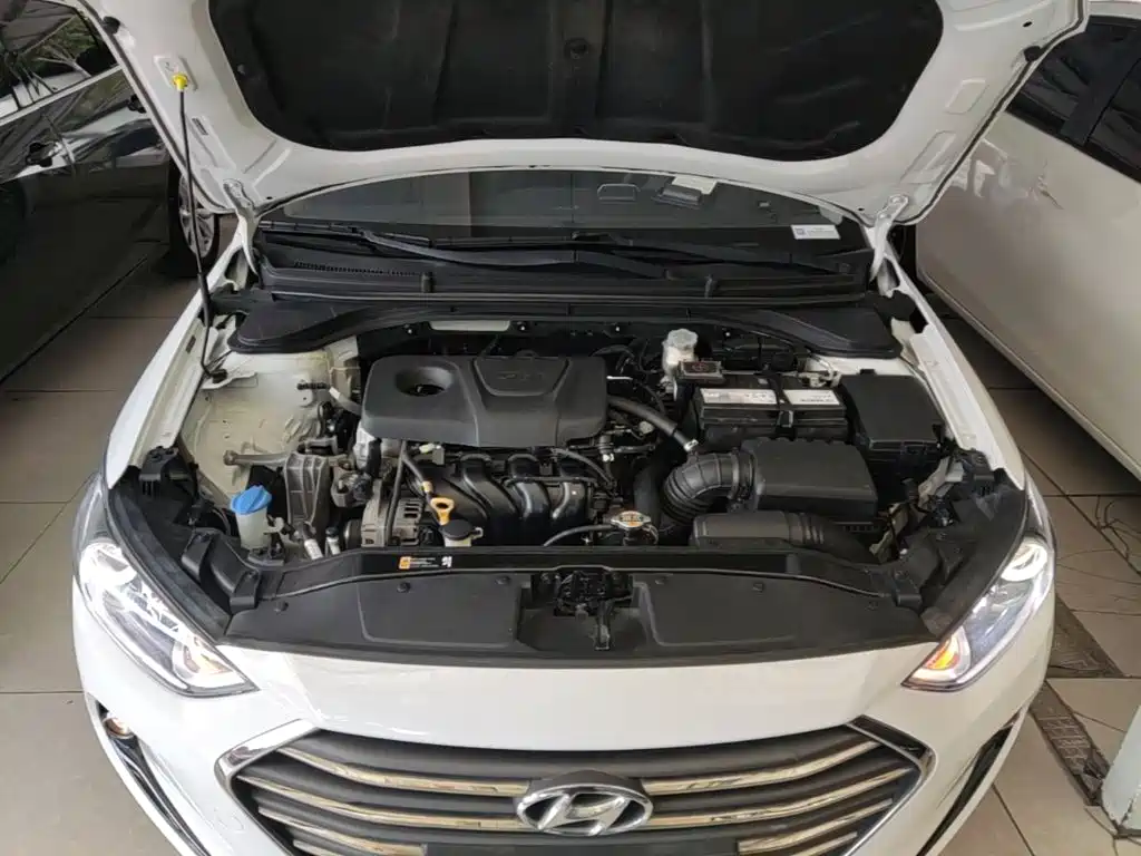 Hyundai Elantra — миниатюра 20