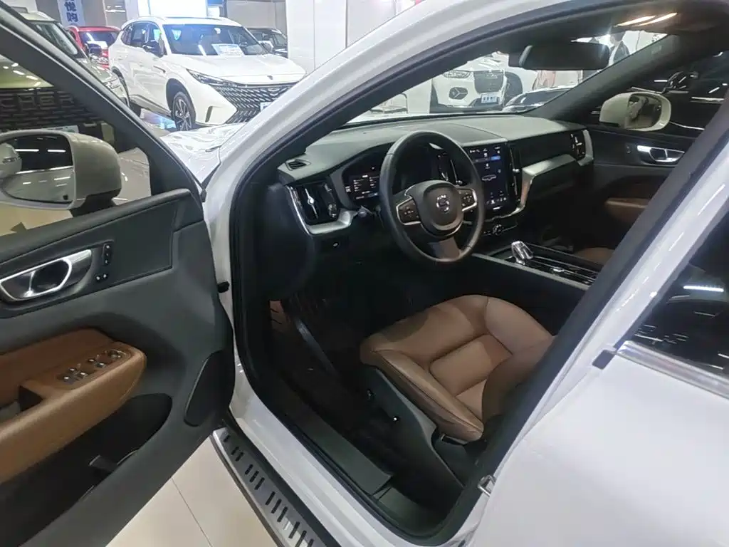 Volvo XC60 — миниатюра 16