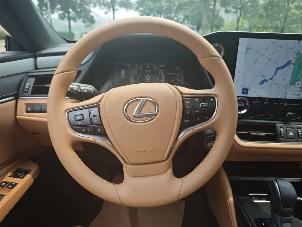 Lexus ES — миниатюра 13