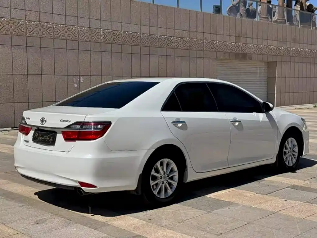 Toyota Camry — миниатюра 9