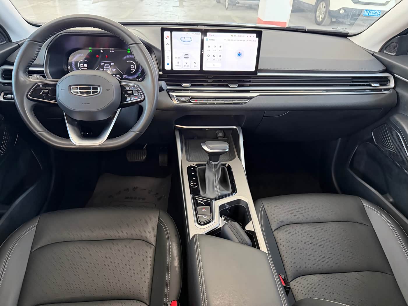 Geely Emgrand 1.5 л 2023 г. Белый, пробег 26000 км