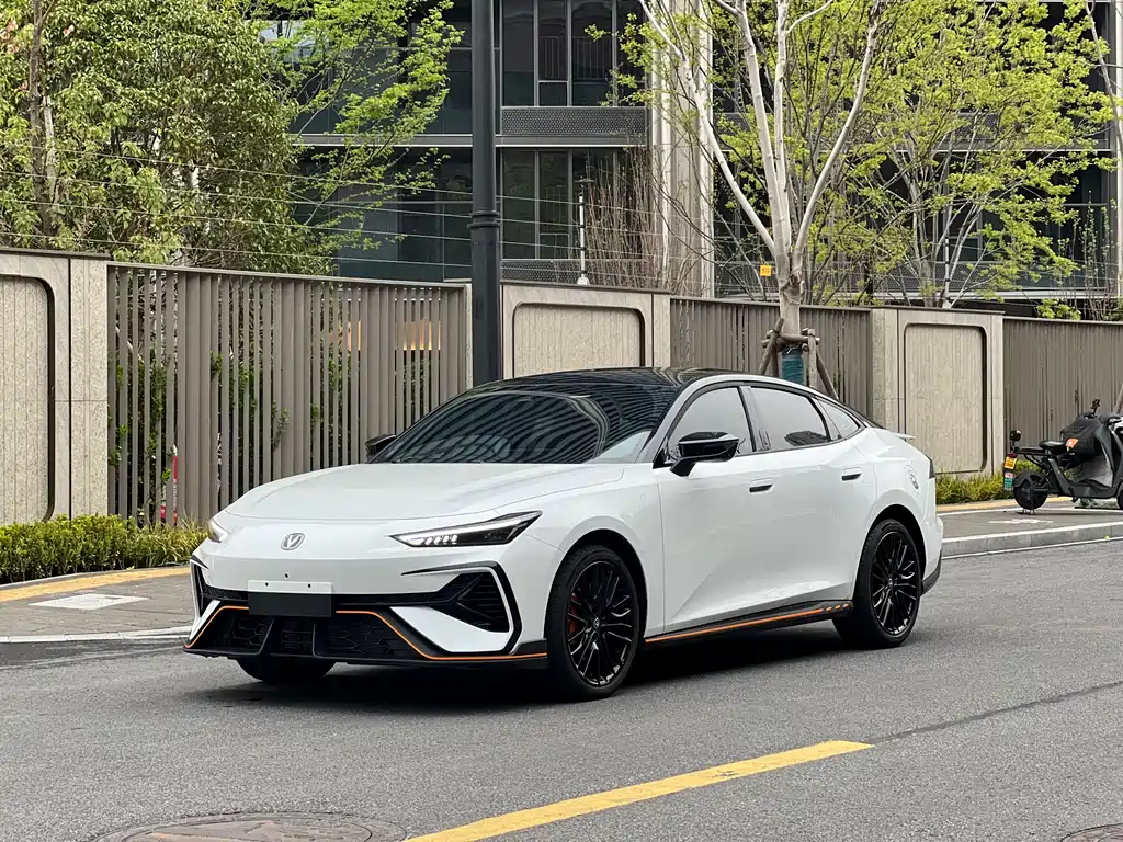 Changan UNI-V 2025