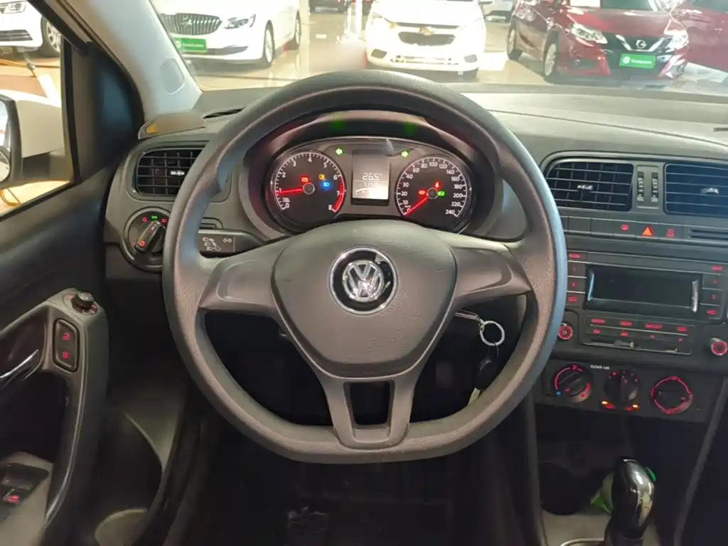 Volkswagen Polo — миниатюра 11