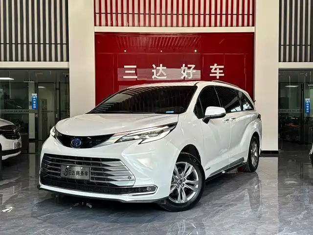 TOYOTA SIENNA 2023