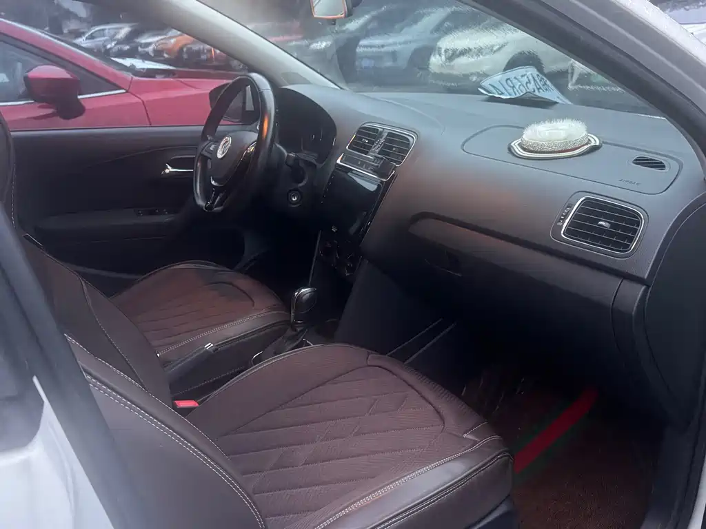 Volkswagen Polo — миниатюра 17