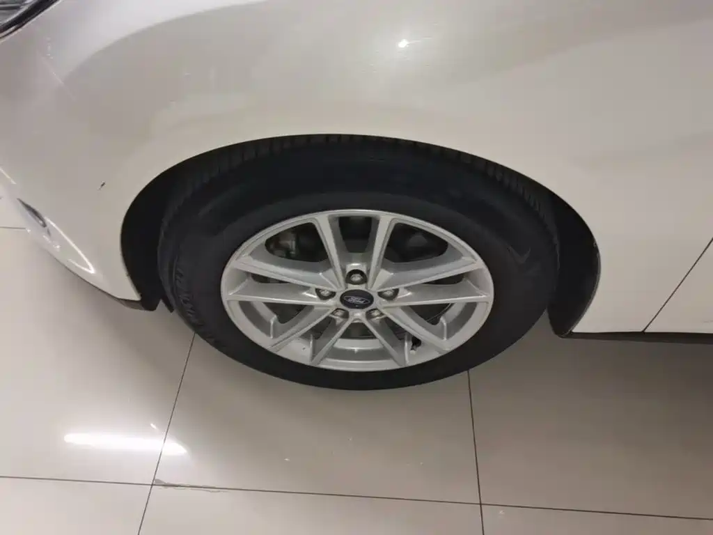 Ford Focus — миниатюра 23