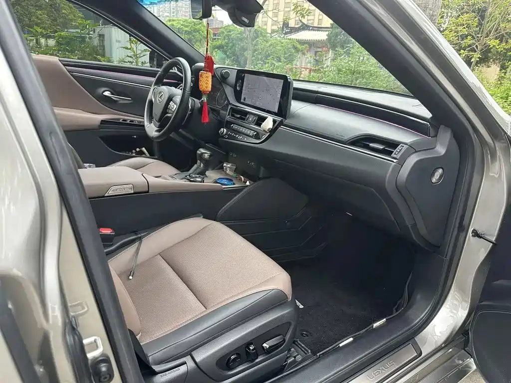 Lexus ES — миниатюра 5