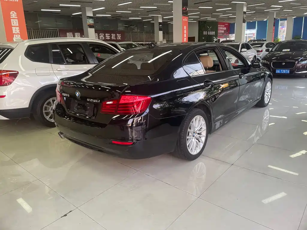 BMW 5 Series — миниатюра 6