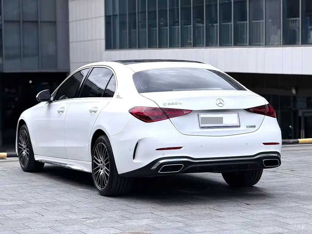 Mercedes-Benz C-Class — миниатюра 8