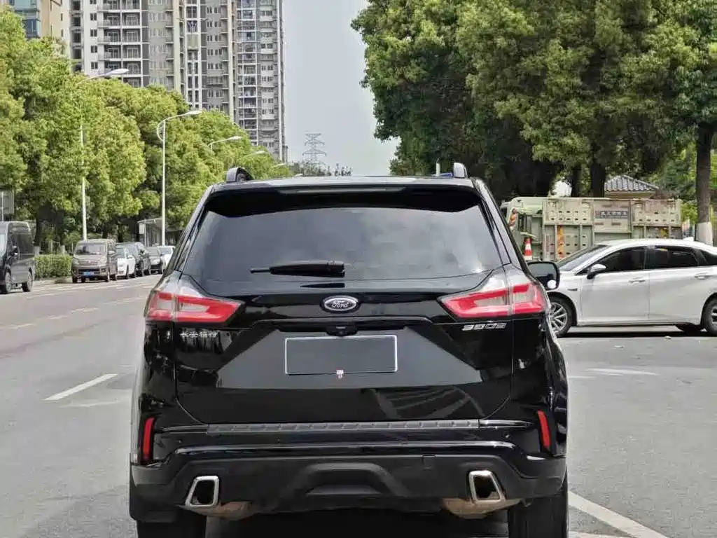 Ford Edge — миниатюра 10