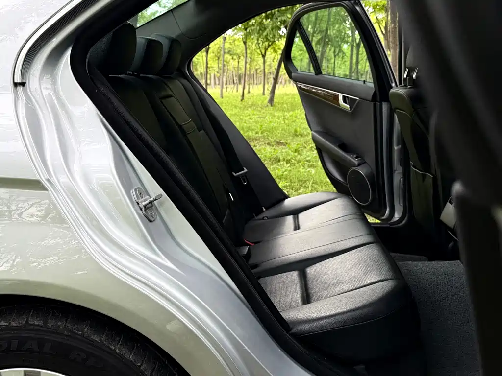 Mercedes-Benz C-Class C 2010 C 200 CGI