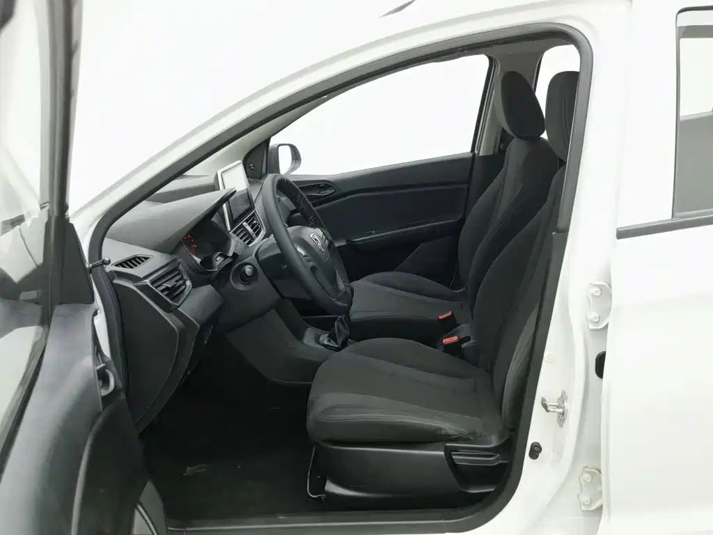 Baojun 310 — миниатюра 10