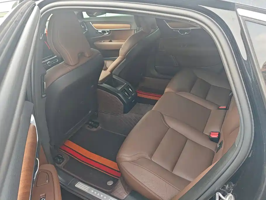 Volvo S90 — миниатюра 11