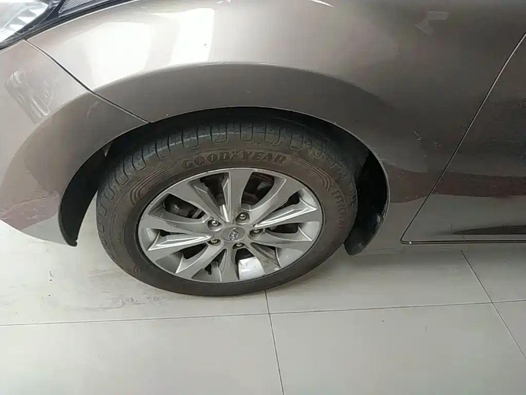 Hyundai Elantra Langdong — миниатюра 23