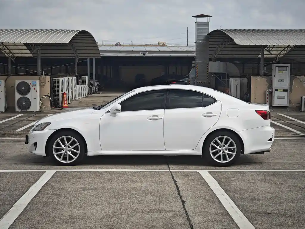 Lexus IS — миниатюра 4