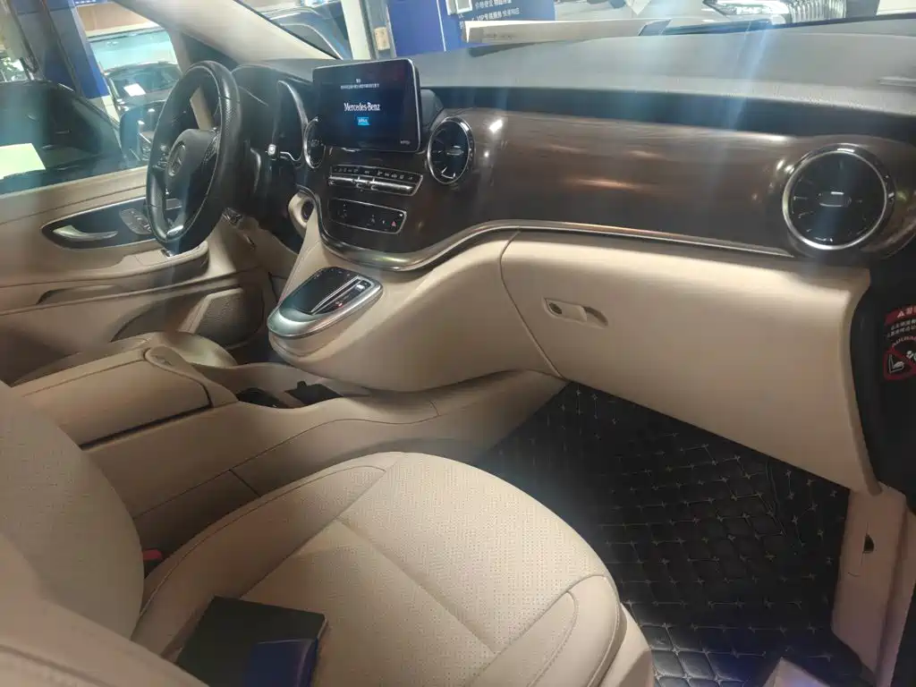 Mercedes-Benz V-Class — миниатюра 11
