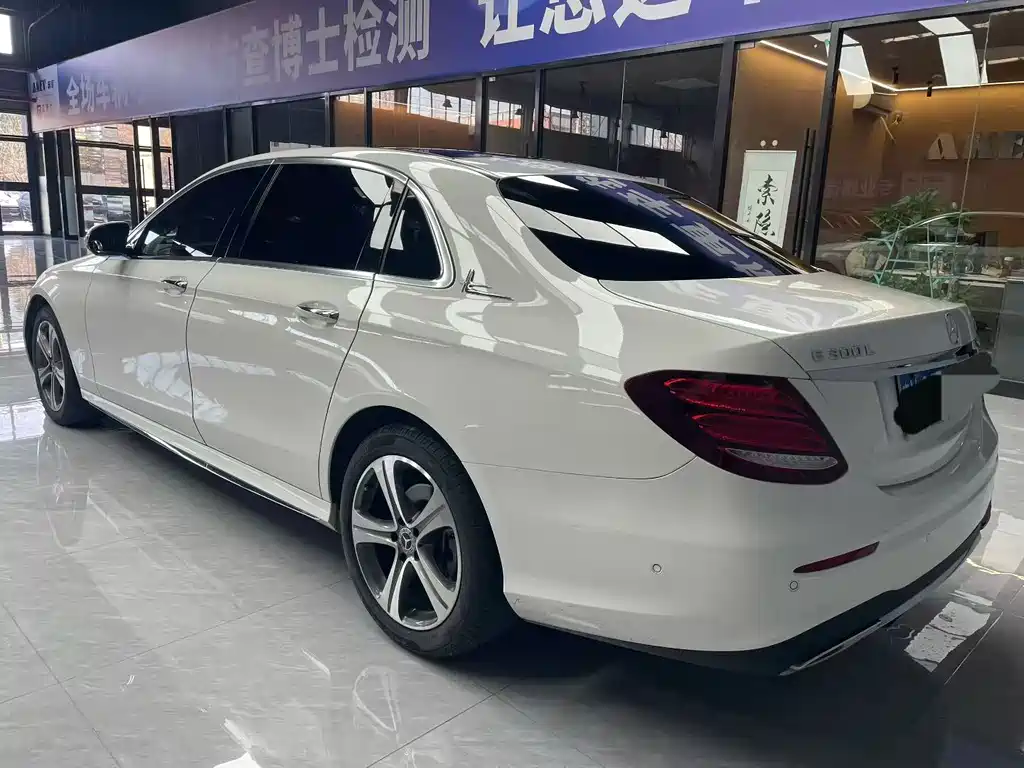 MERCEDES-BENZ E CLASS