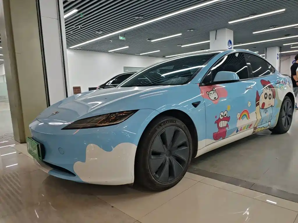 Tesla Model 3 — миниатюра 2