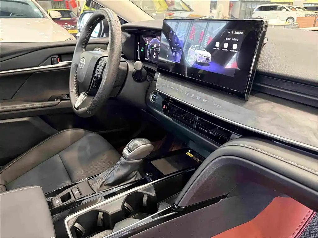 Toyota Camry — миниатюра 18
