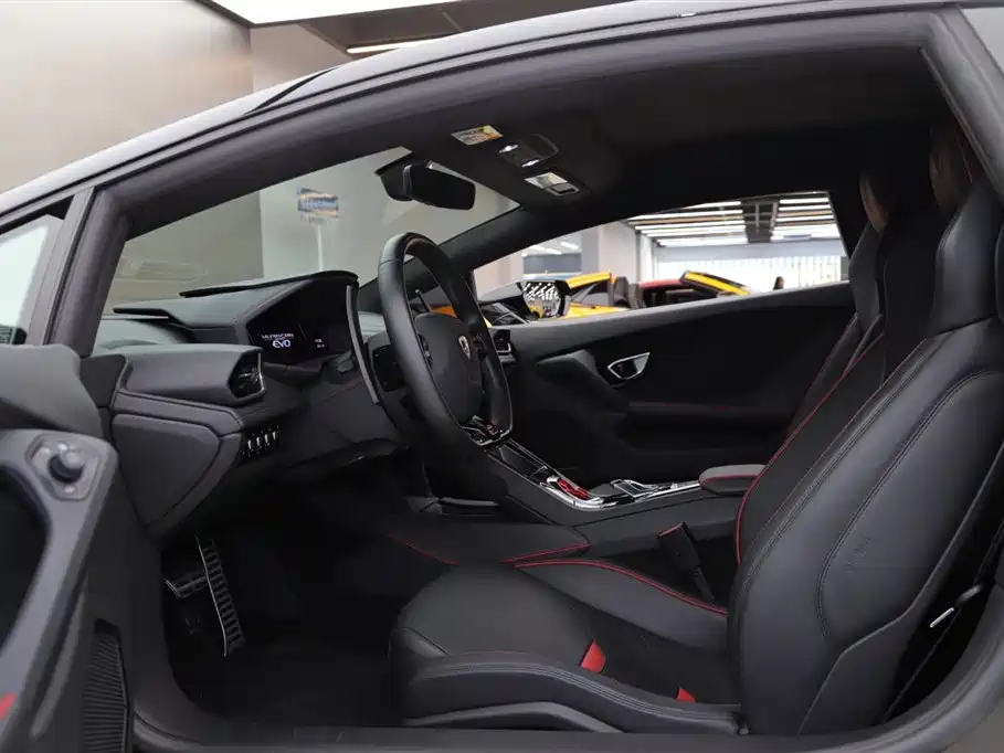 LAMBORGHINI HURACÁN