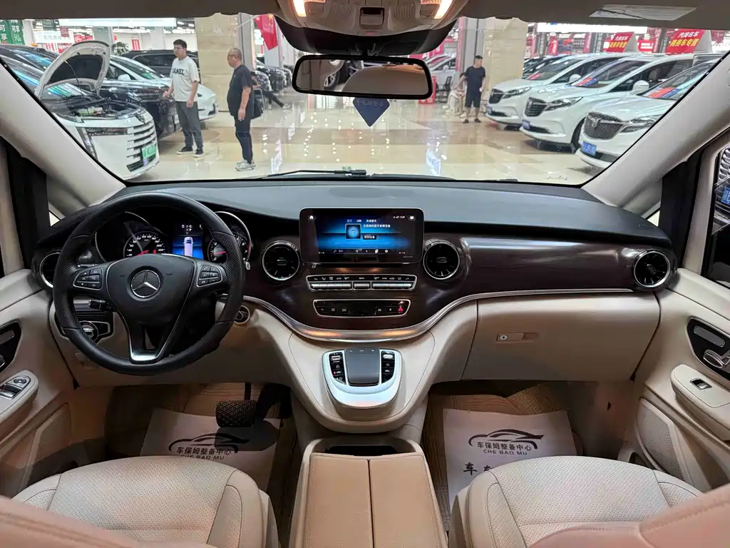 Mercedes-Benz V-Class — миниатюра 13