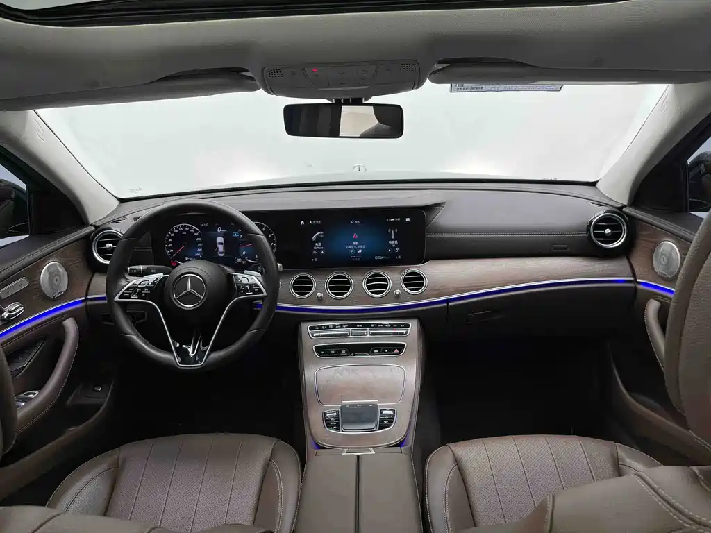 Mercedes-Benz E-Class — миниатюра 10