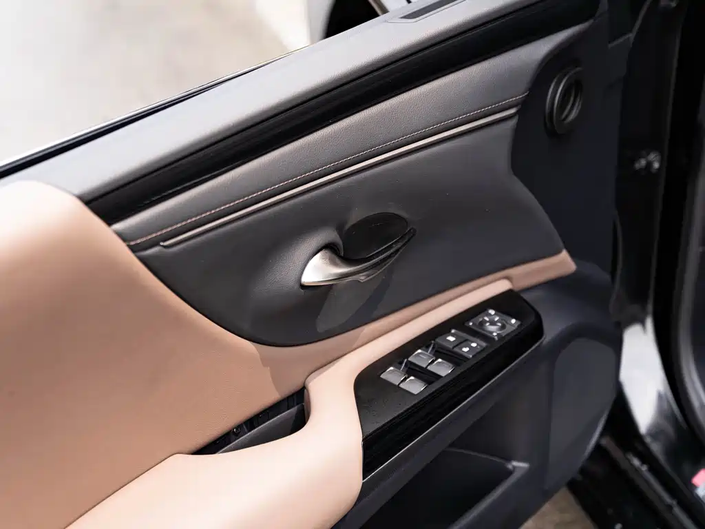 Lexus ES — миниатюра 19