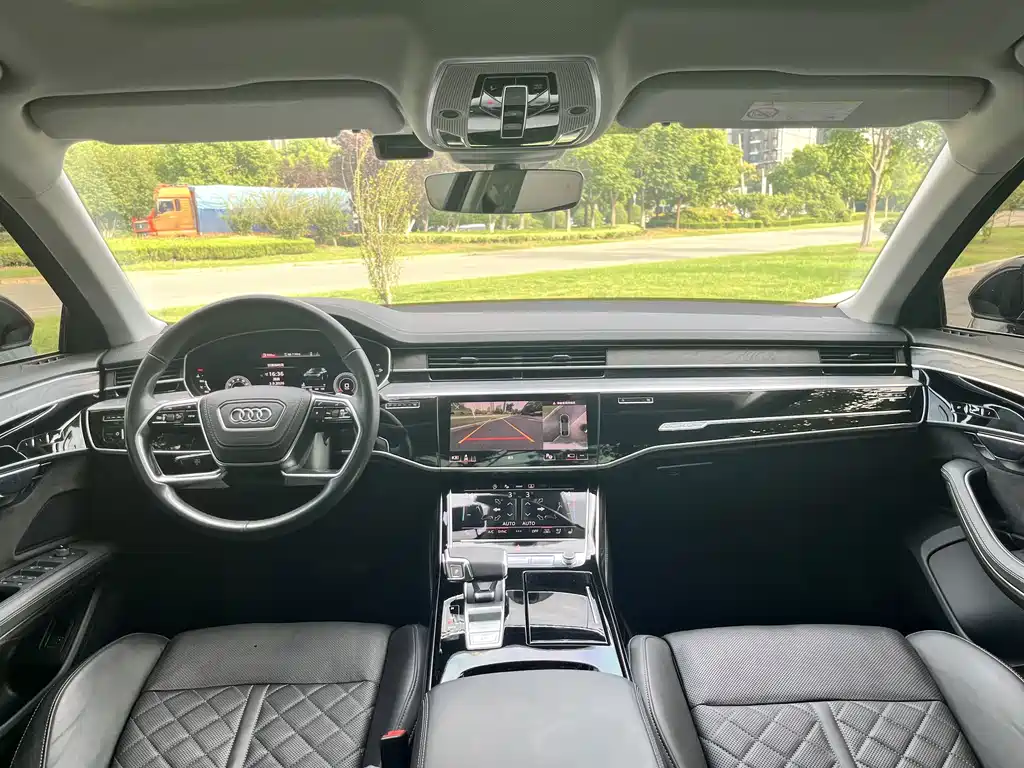 Audi A8 — миниатюра 7