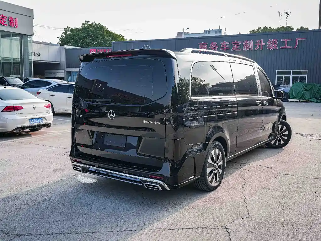 Mercedes-Benz Vito 2021 2.0T Elite 7 мест