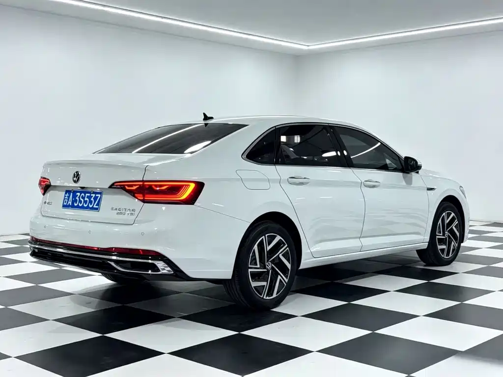 Volkswagen Sagitar — миниатюра 6