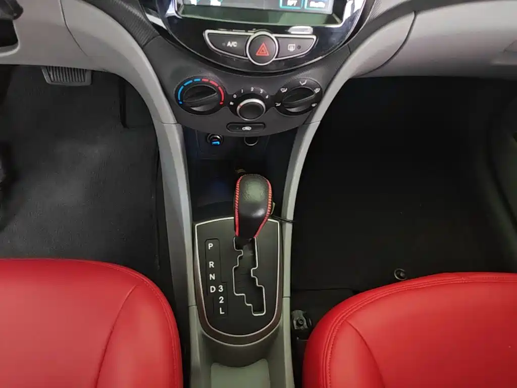 Hyundai Verna — миниатюра 14