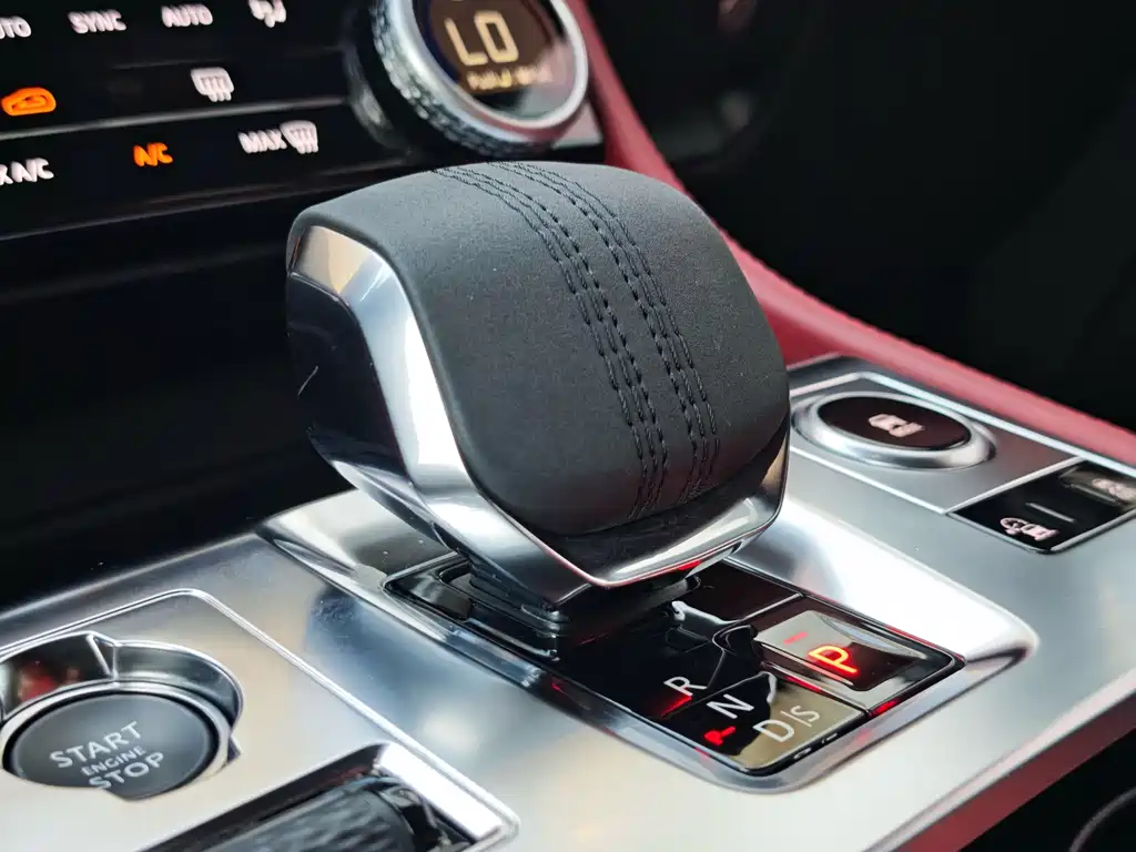 Jaguar F-PACE — миниатюра 16