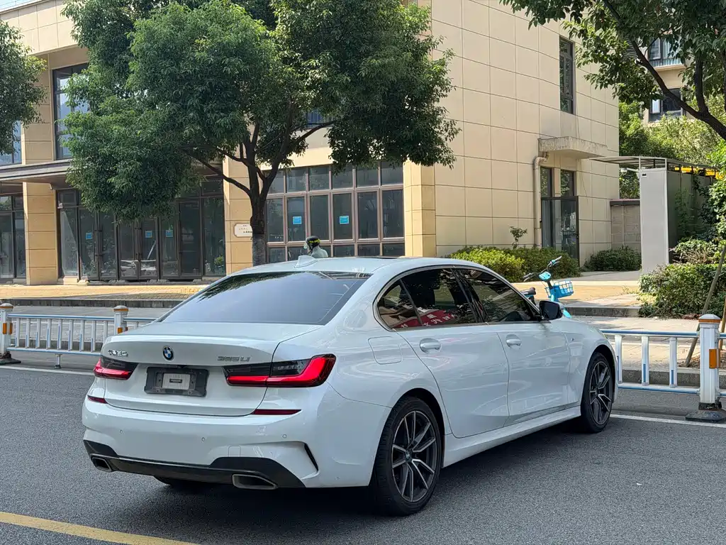 BMW 3 Series — миниатюра 11