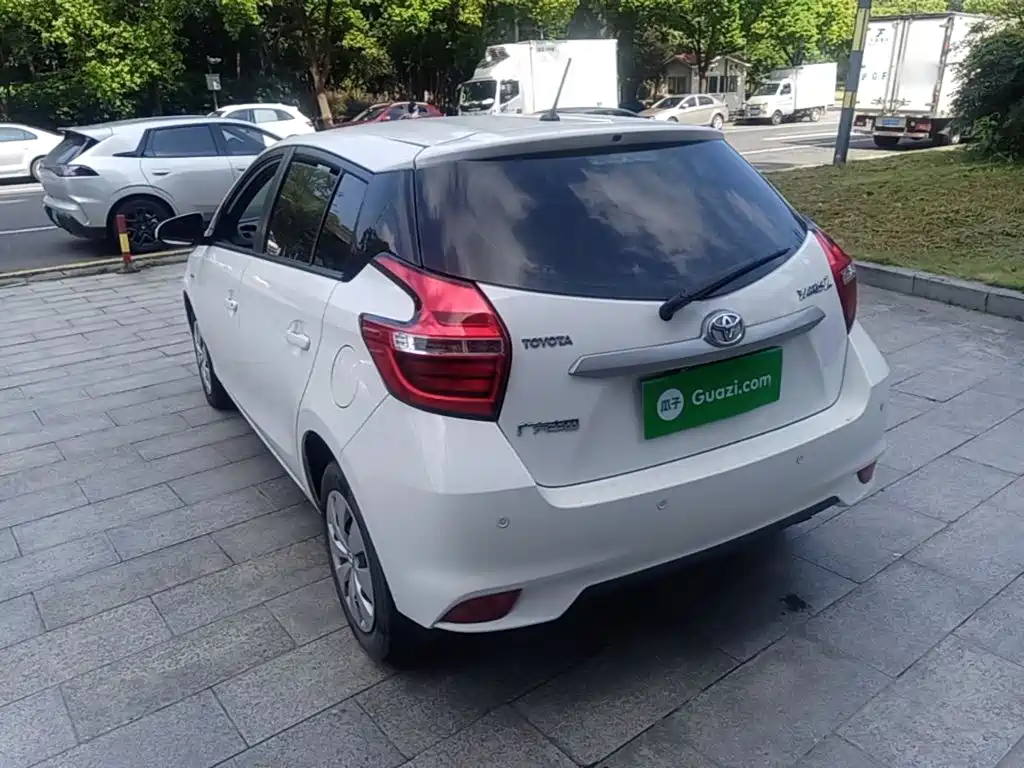 Toyota Yaris L — миниатюра 5