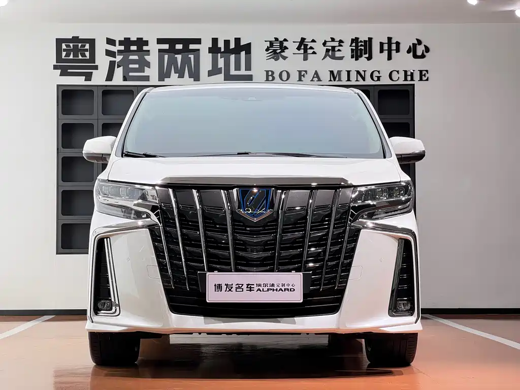 Toyota Alphard — миниатюра 2