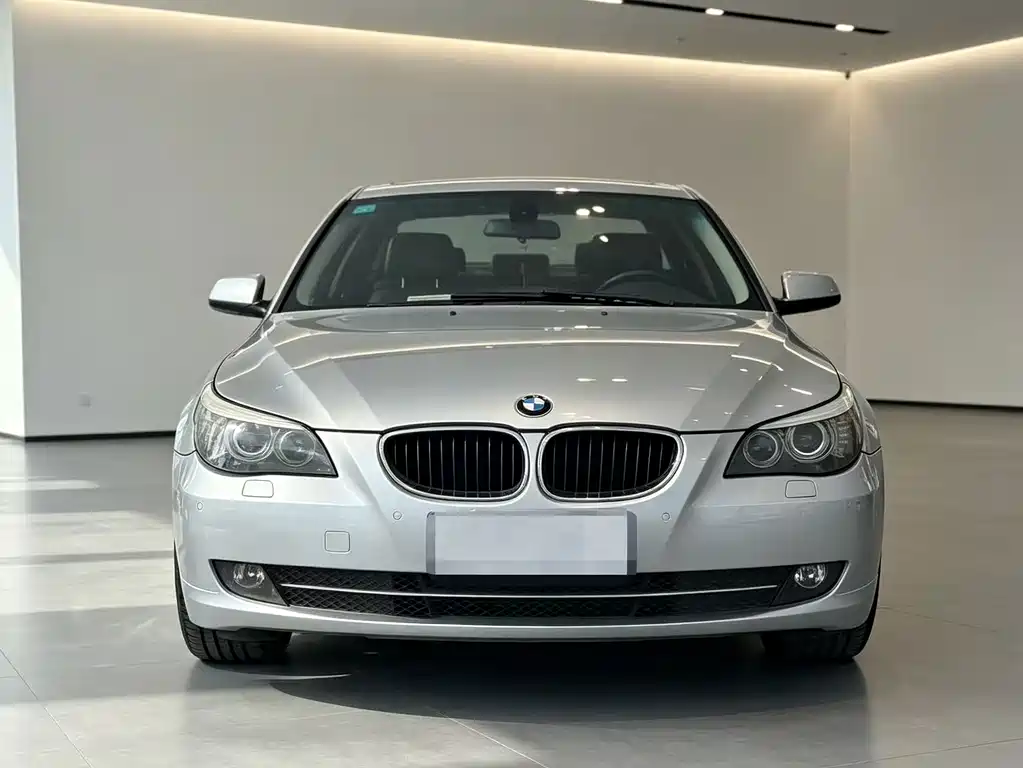 BMW 5 Series — миниатюра 2