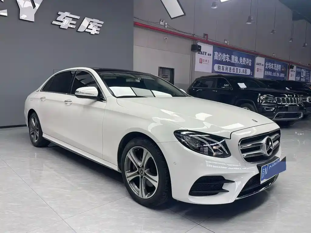MERCEDES-BENZ E CLASS