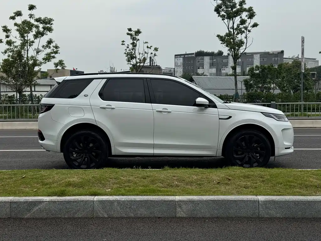 Land Rover Discovery Sport Hybrid — миниатюра 17