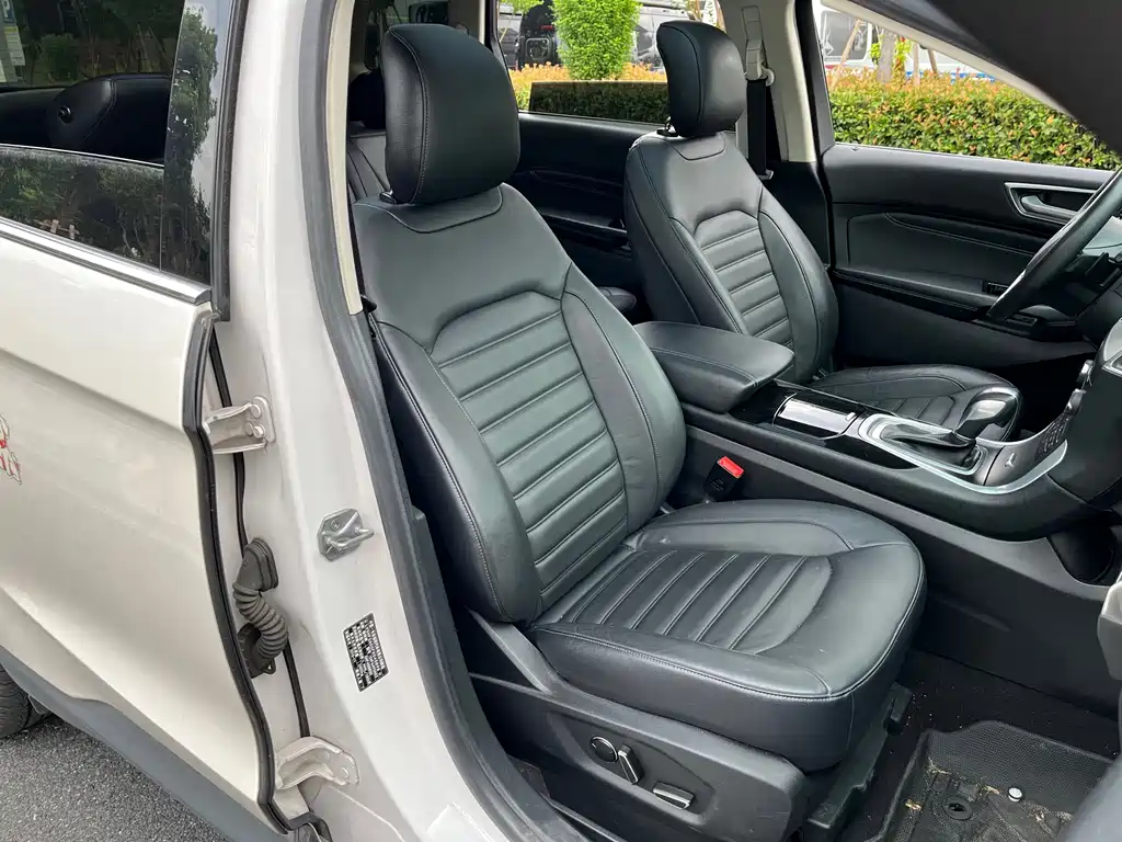 Ford Edge — миниатюра 18