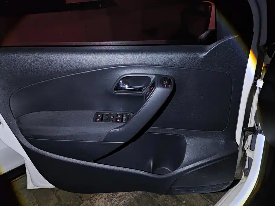 Volkswagen Polo — миниатюра 7