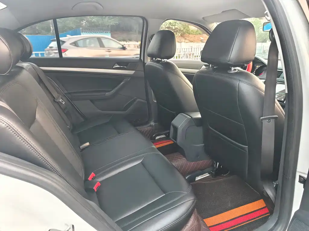 Volkswagen Lavida — миниатюра 7