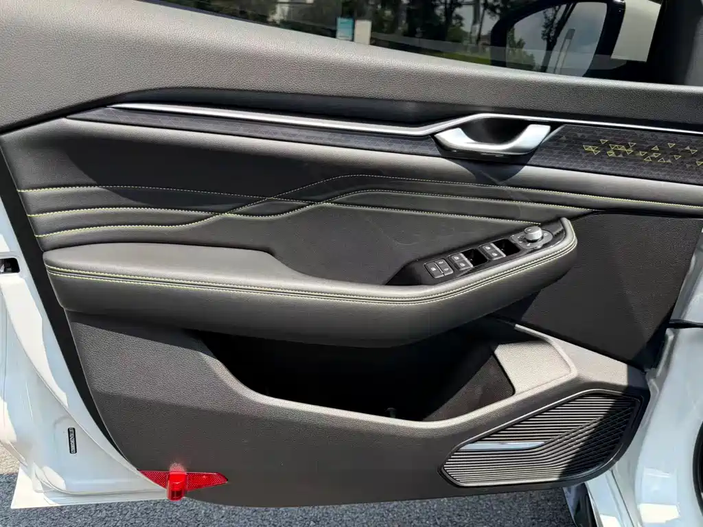 Geely Xingrui — миниатюра 12