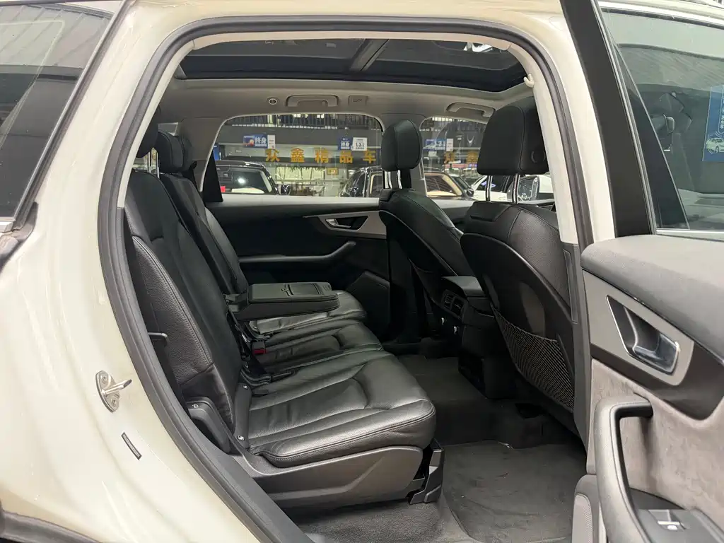Audi Q7 — миниатюра 16