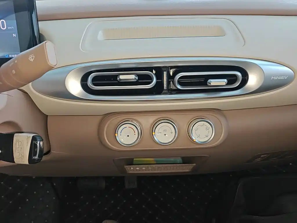 Wuling MINIEV — миниатюра 13